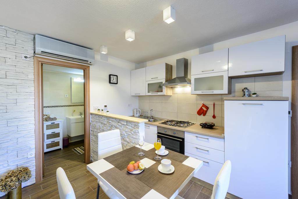 Apartment Mistral - Cosy Apartment With Sea View Molunat Ngoại thất bức ảnh